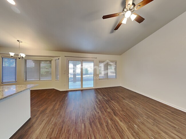 Foto del edificio - 2508 N 134th Ave