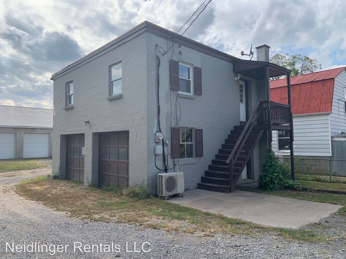 Primary Photo - 287 N Locust Point Rd