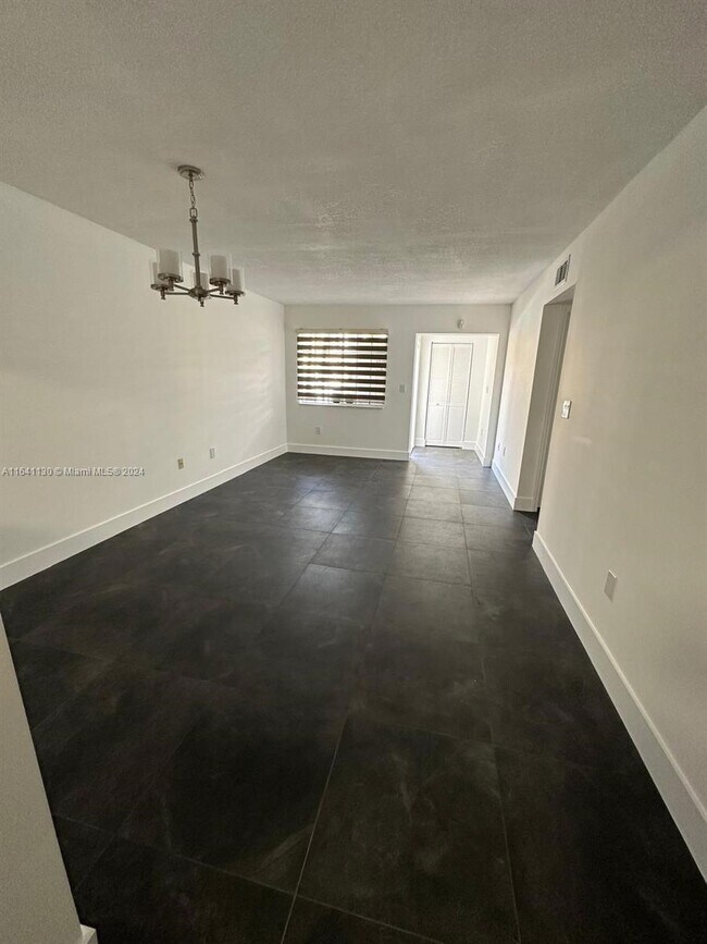 Foto del edificio - 13120 SW 64th Terrace