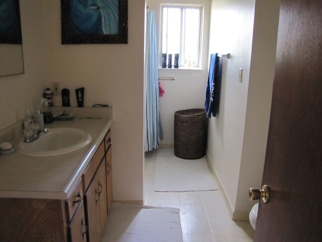 Baño - 835 Corcoran Ave
