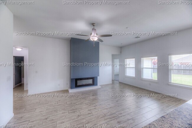 Building Photo - For Lease | East Tulsa | $1900 Rent