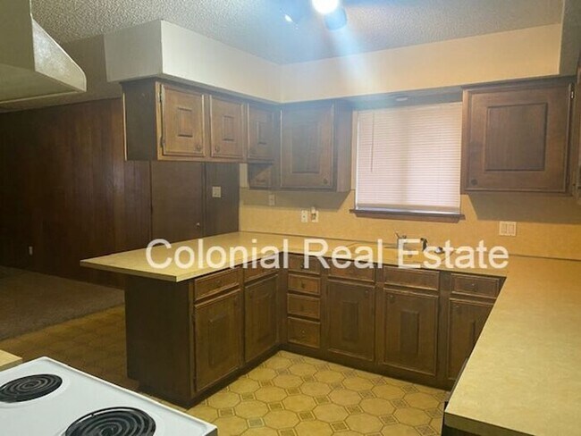 Building Photo - 3 bedroom home for rent