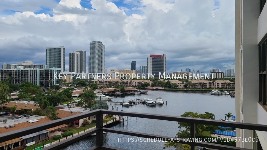 Foto principal - 2500 Parkview Dr