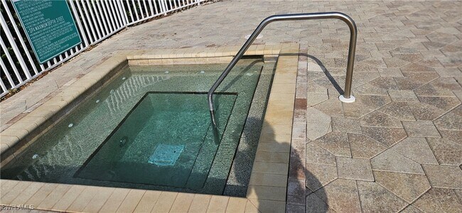 Foto del edificio - 5435 Worthington Ln