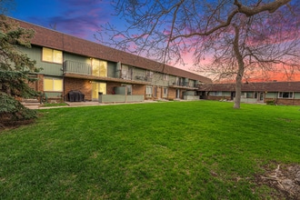 Building Photo - 8870 W Jewell Ave