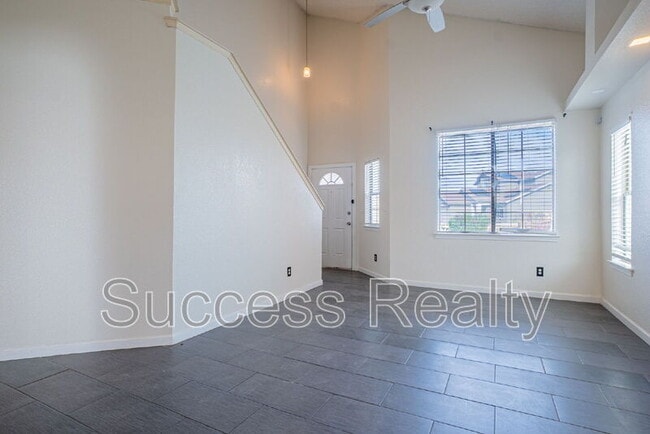 Building Photo - 7041 Falling Leaf Cir