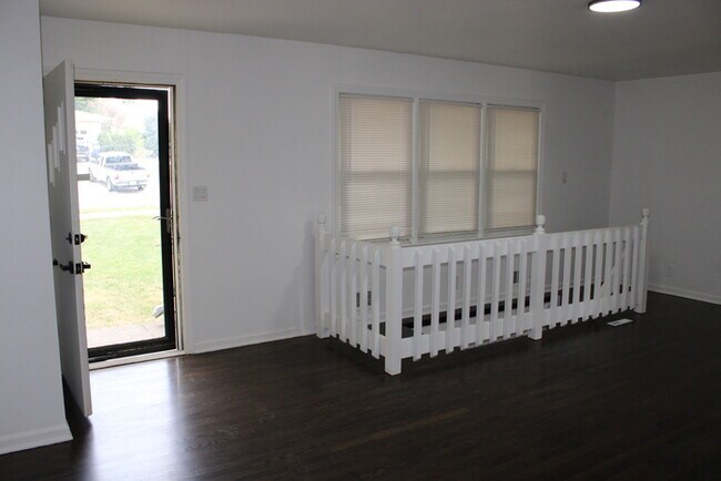 Foto del edificio - Newly rehabbed 3 bed - 2 full bath in Glad...