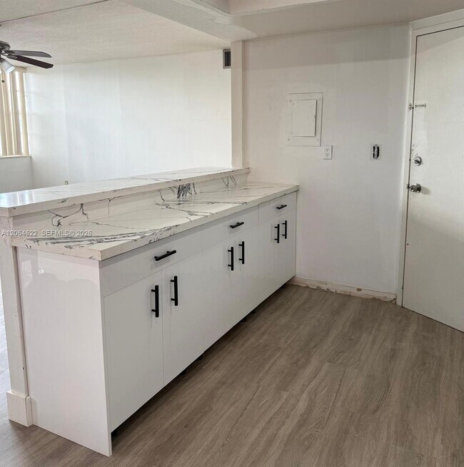 Foto del edificio - 1301 NE Miami Gardens Dr
