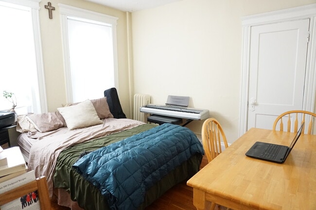 Building Photo - 91 Gordon St