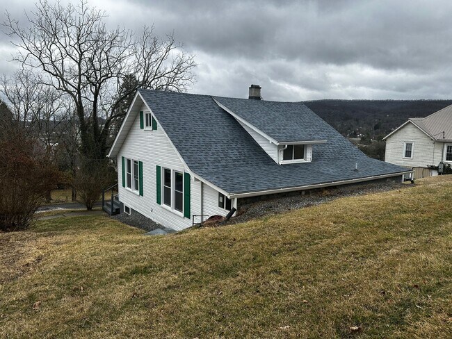 Foto del edificio - Spacious Home in Pulaski