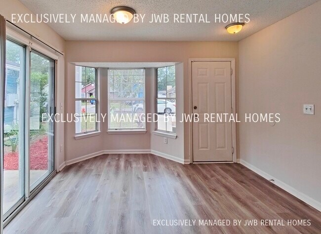 Foto del edificio - 9960 Somerset Grove Ln
