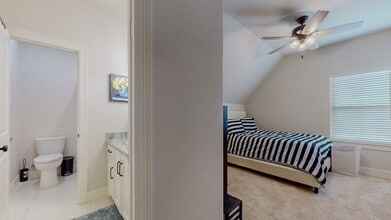 Building Photo - 112 Pindo Palm Dr