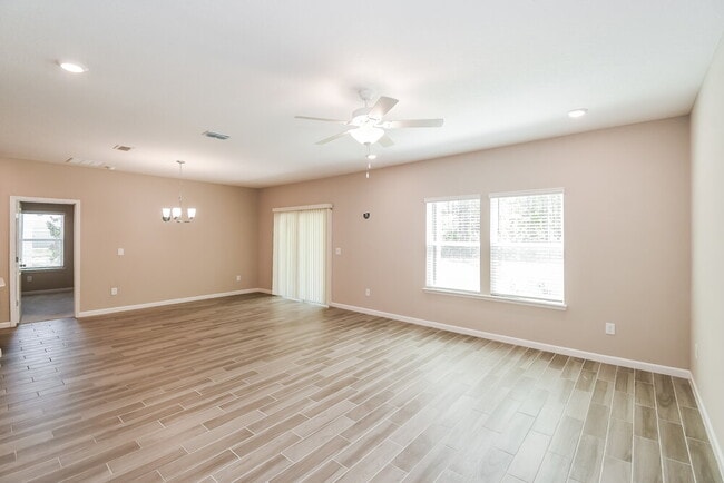 Building Photo - 2570 Laylas Wy