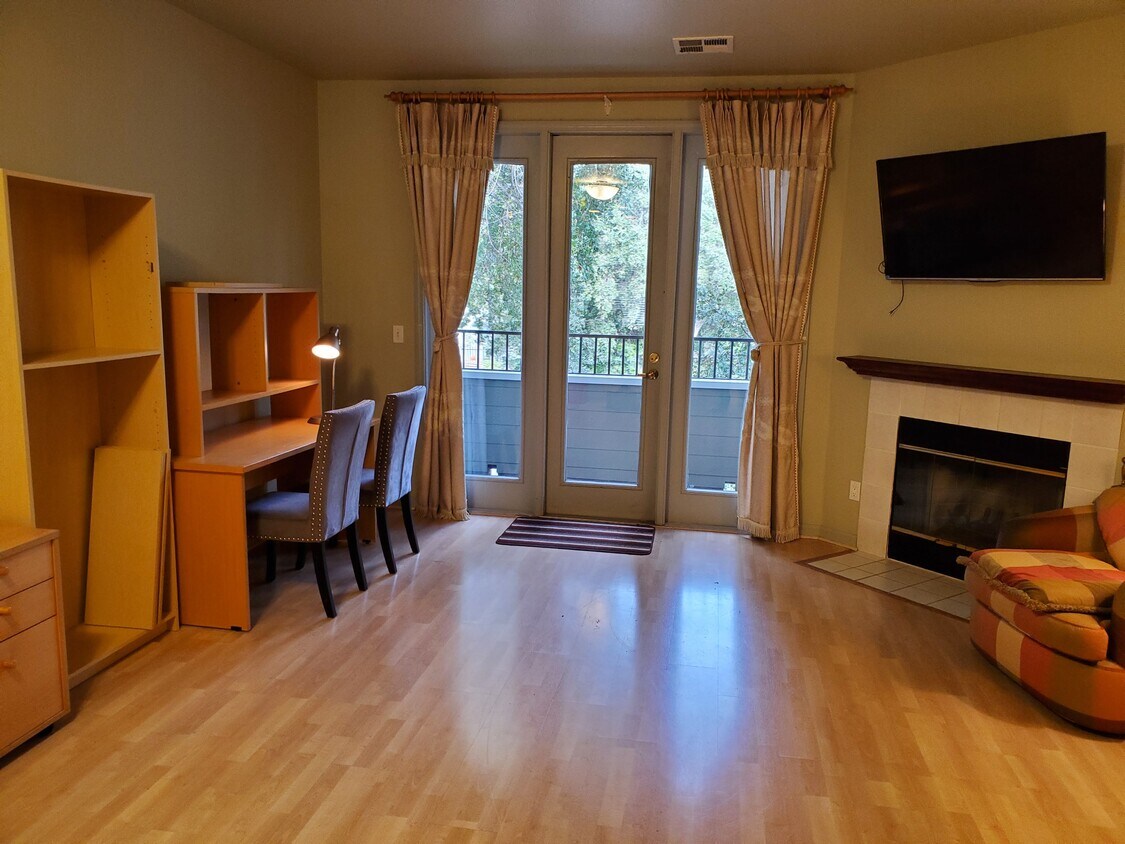 Primary Photo - 1575 S Novato Blvd