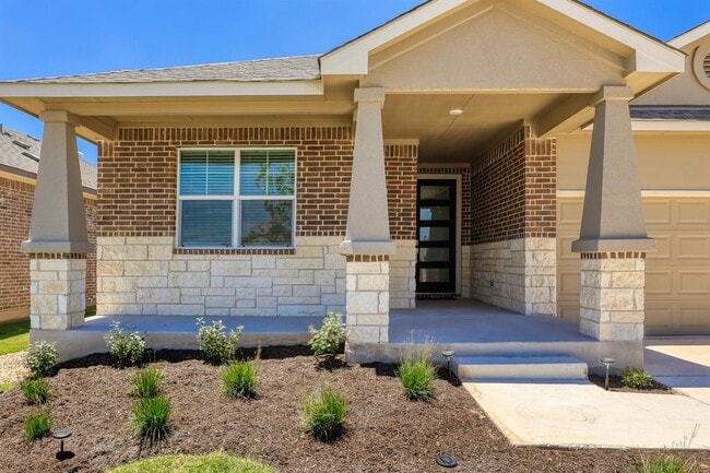 Foto del edificio - 1917 Centerline Ln