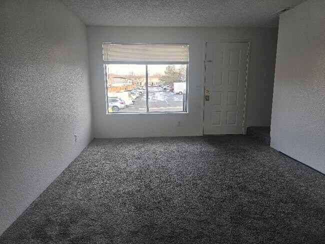 Foto del edificio - 1412 E 9th St