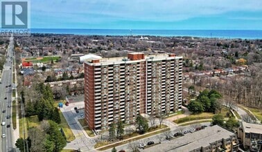 Building Photo - 121-121 Ling Rd
