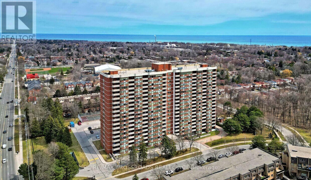 Primary Photo - 121-121 Ling Rd