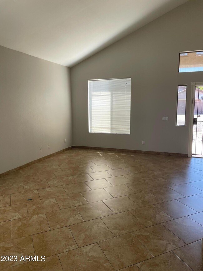 Foto del edificio - 3523 N 105th Ln