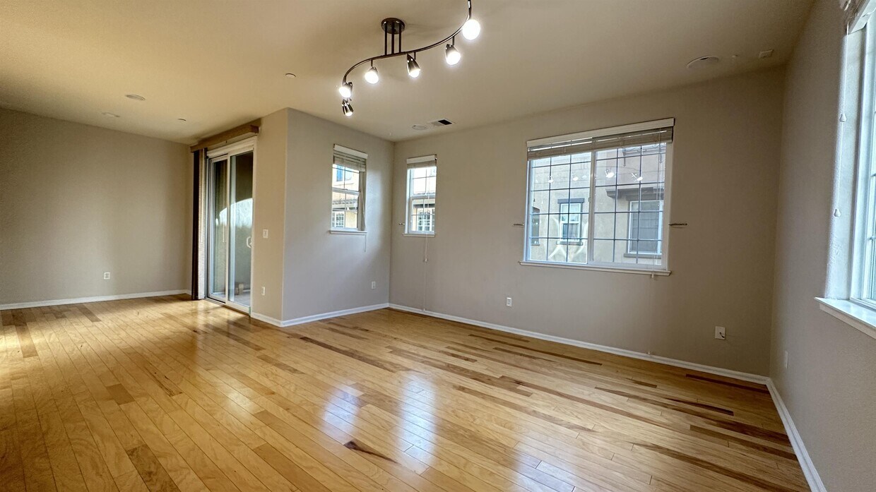 Foto principal - 572 Almaden Walk Loop