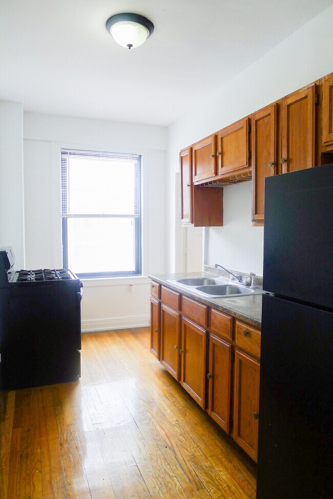 Foto del edificio - 8905 E Jefferson Ave