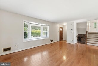 Building Photo - 8609 Woodview Dr