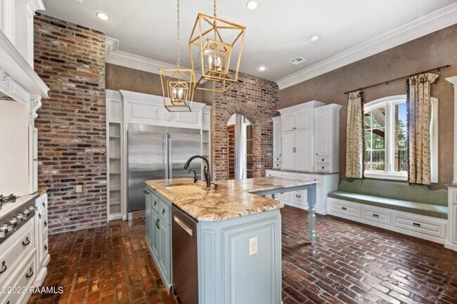 Building Photo - 401 Torrenova Cir