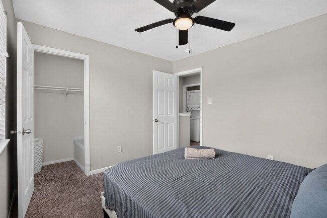 Foto del edificio - 5550 Folsom Dr