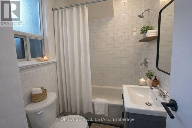 Photo du bâtiment - 1542 King St W