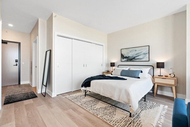 Interior Photo - The Avra West Loop