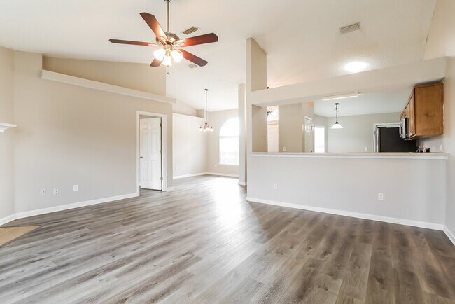 Foto del edificio - 1186 Summer Springs Drive