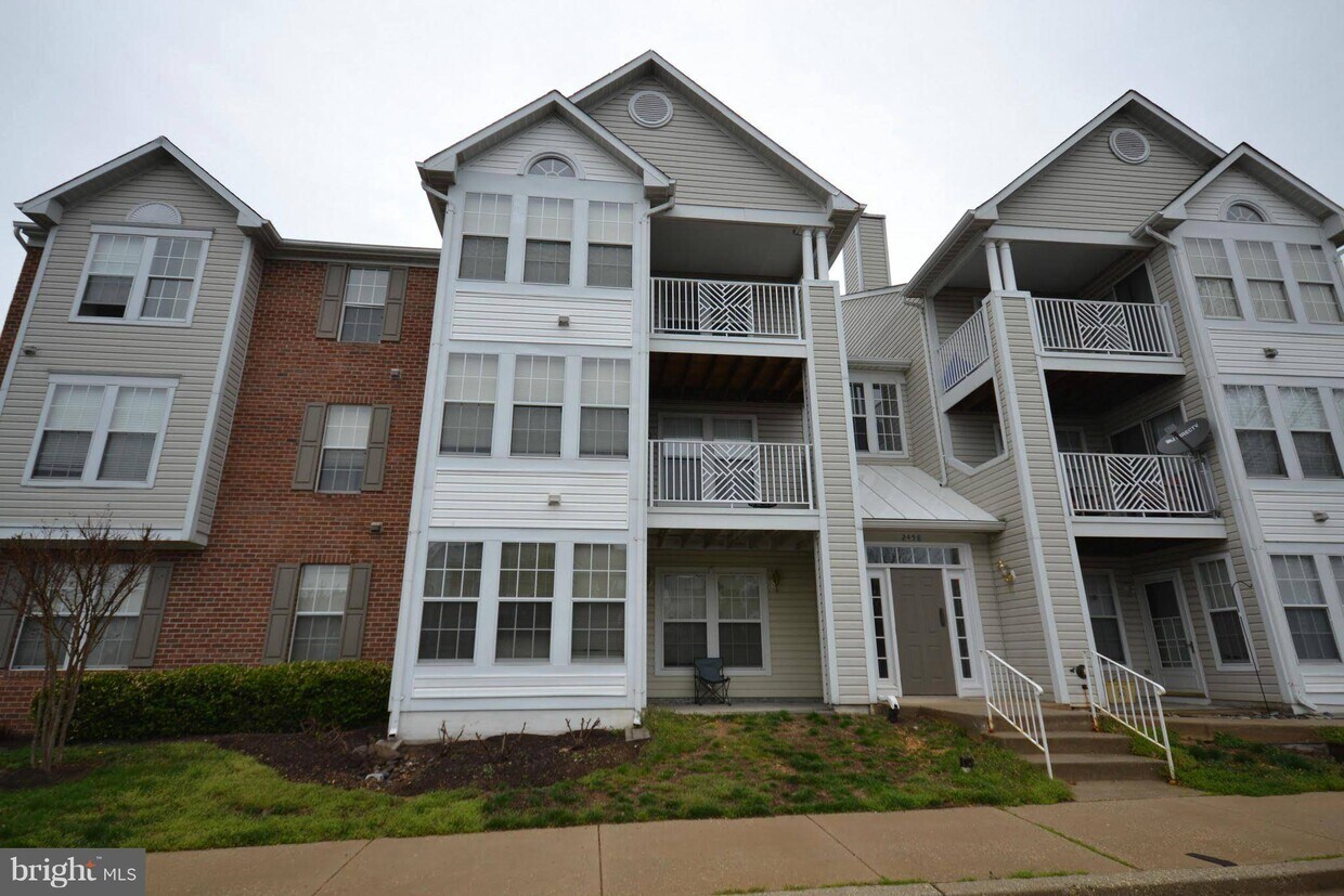 Primary Photo - 2458 Apple Blossom Ln