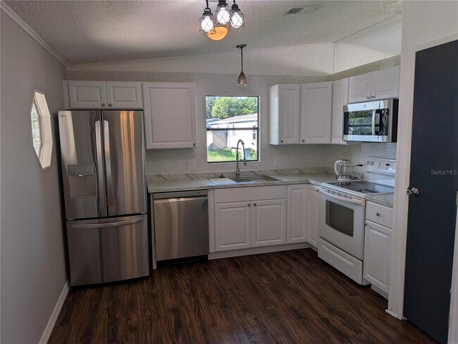 Building Photo - 36037 Coleus Ave