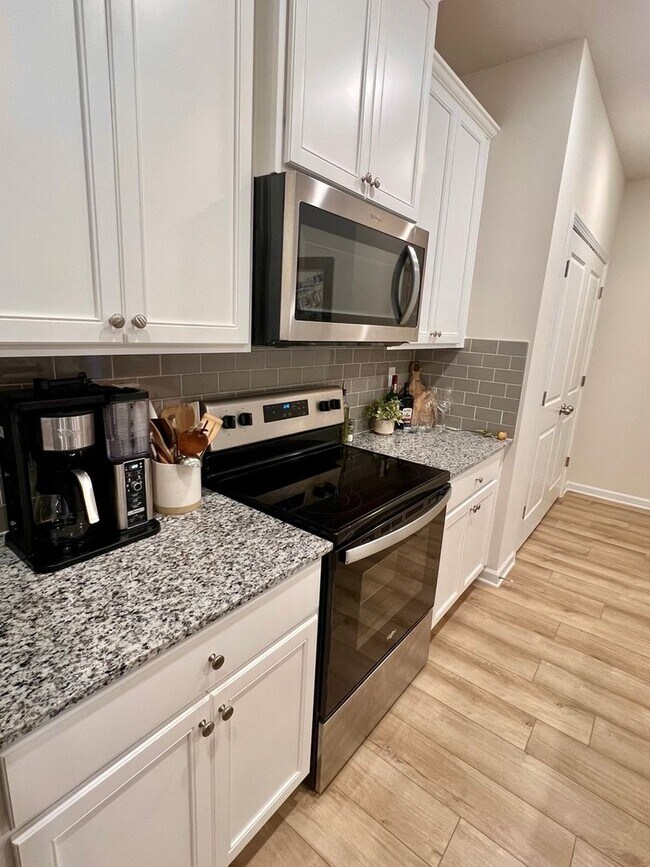 Photo - Charming & Convenient 3BR Home in Oakwood