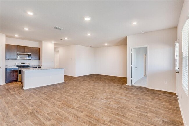Building Photo - 821 Indigo Wy