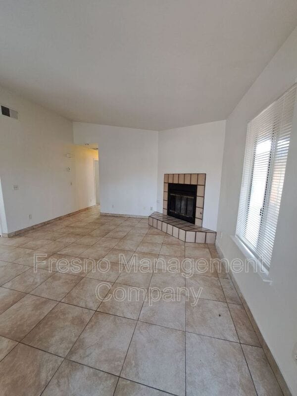 4070 N Benedict Ave Unit 104, Fresno, CA 93722 Condo for Rent in