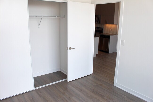 Photo du bâtiment - 85 Duke St W