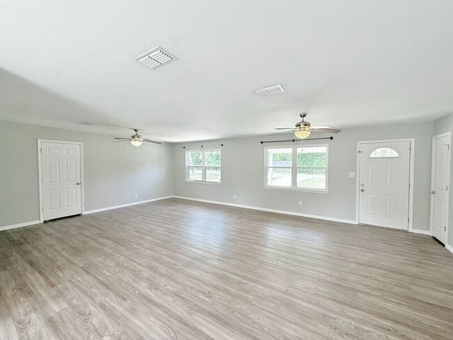 Building Photo - 6831 Saufley Pines Rd