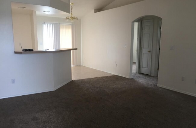 Building Photo - 3426 E Rock Ct