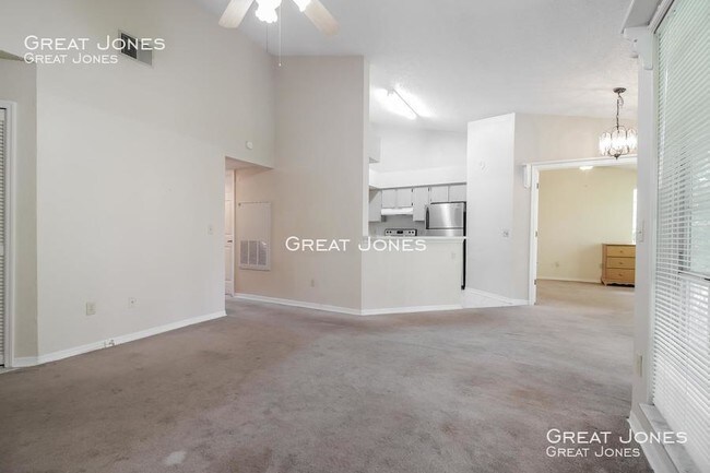 Building Photo - 4676 Sussex Terrace