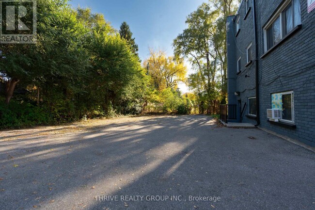 Building Photo - 153 Godfrey Dr