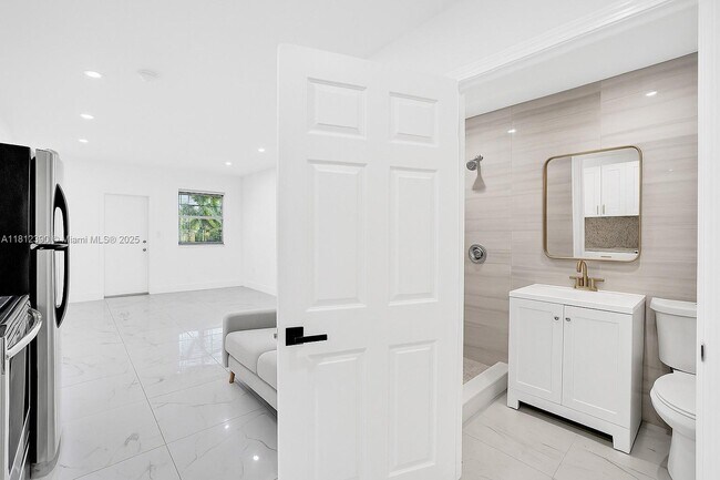Foto del edificio - 5807 SW 25th St
