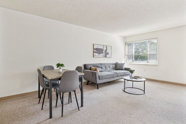 Building Photo - 1711 Bellevue Ave