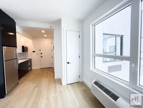 Building Photo - Crown Heights / Sunlit Studio 1-Bath / New...