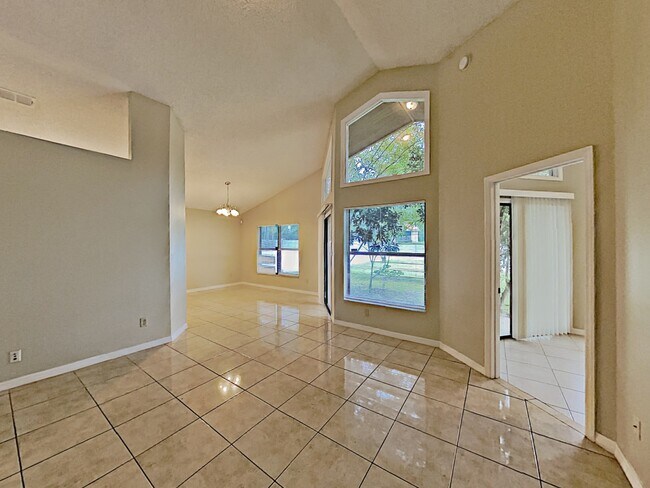Building Photo - 180 Lakebreeze Cir