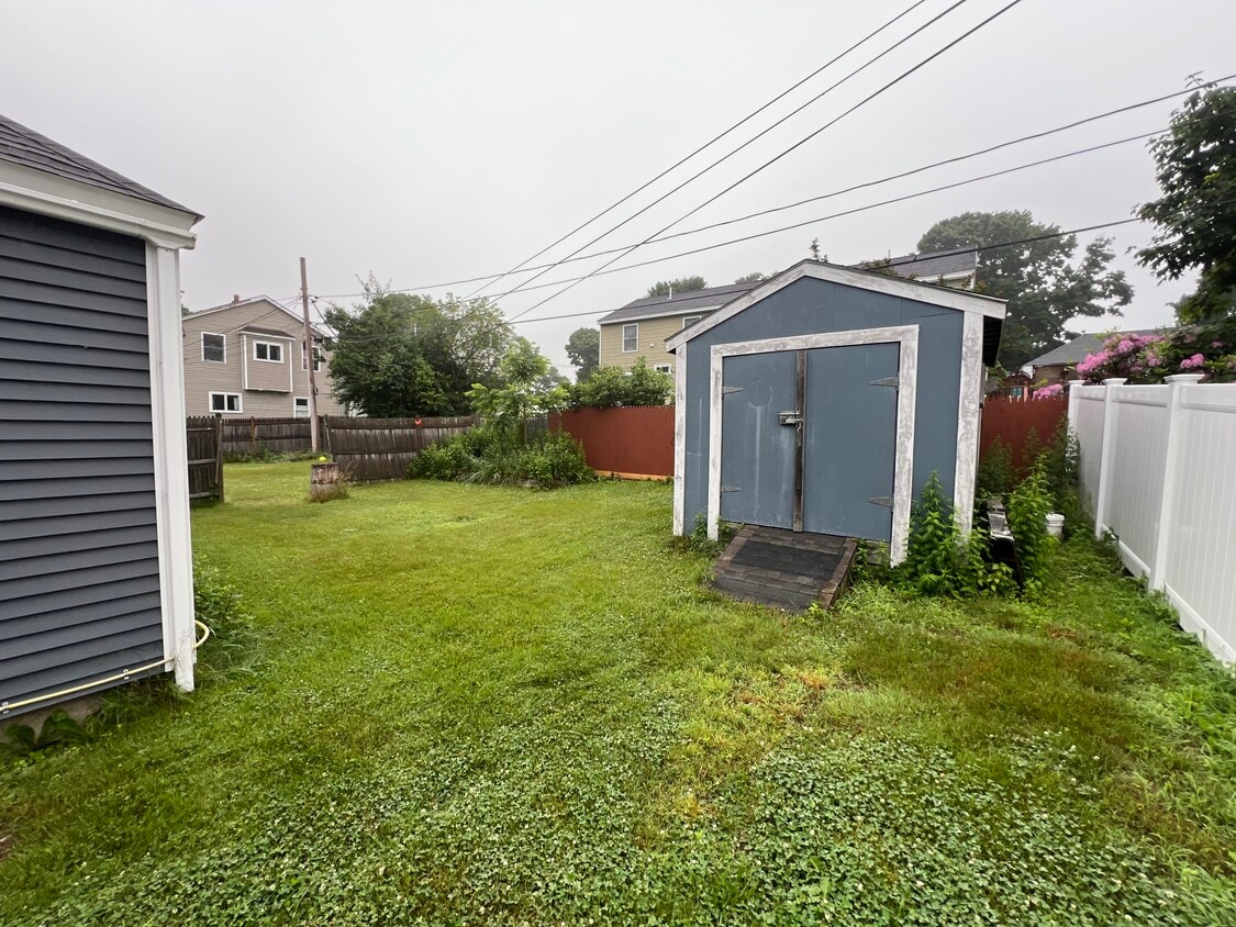 5 Wainwright Ave, Kittery, ME 03904 Townhome Rentals in Kittery ME