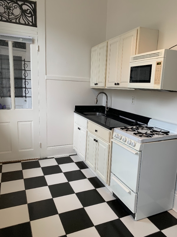 Photo - 7114 Freret St Apartment