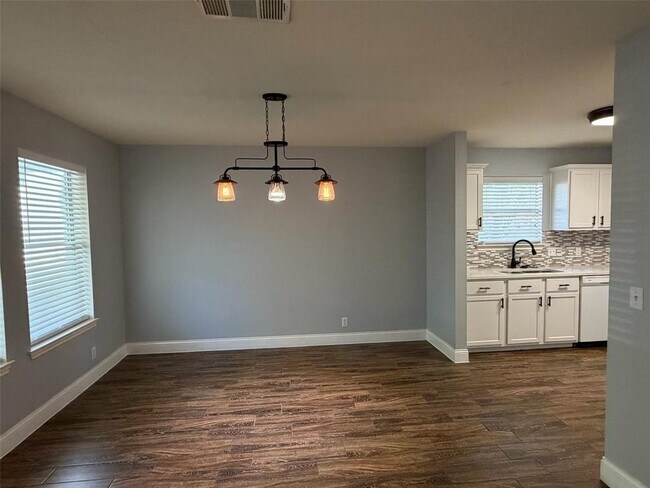 Foto del edificio - 114 Hersee Ct