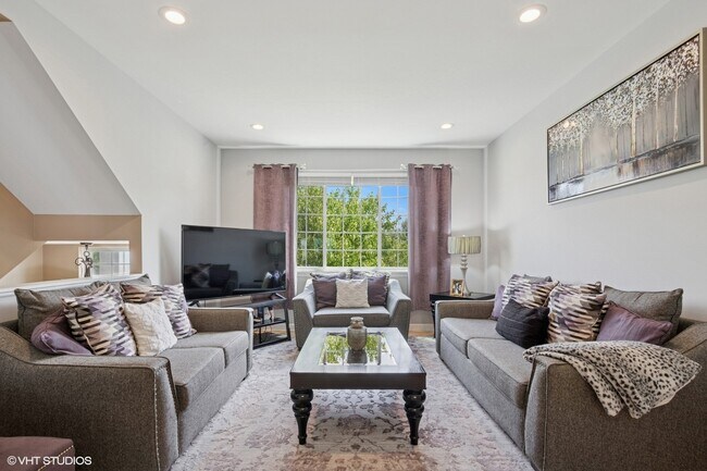 Foto del edificio - 983 Mayfair Ct