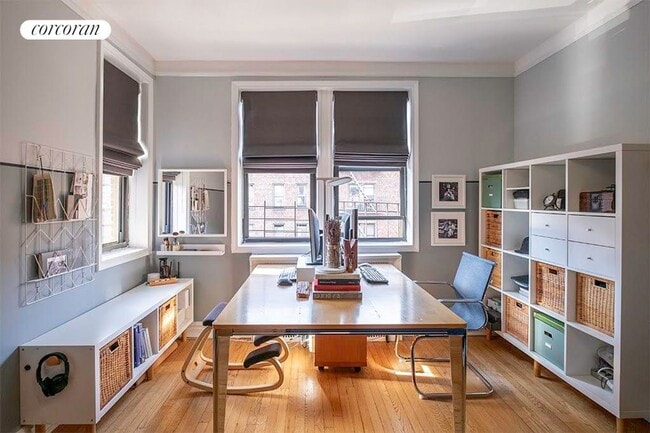 Building Photo - 221 E 18th St